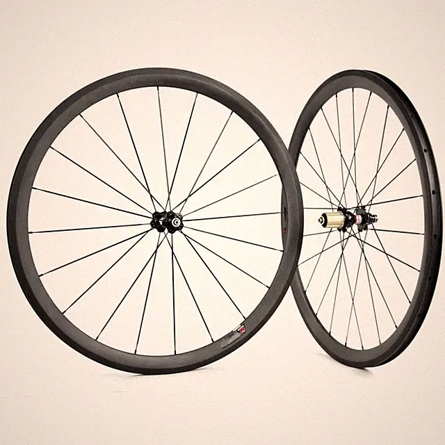 Super Light 700C Road Bike Carbon Fiber Wheelset V Brake Matte Glossy Finish